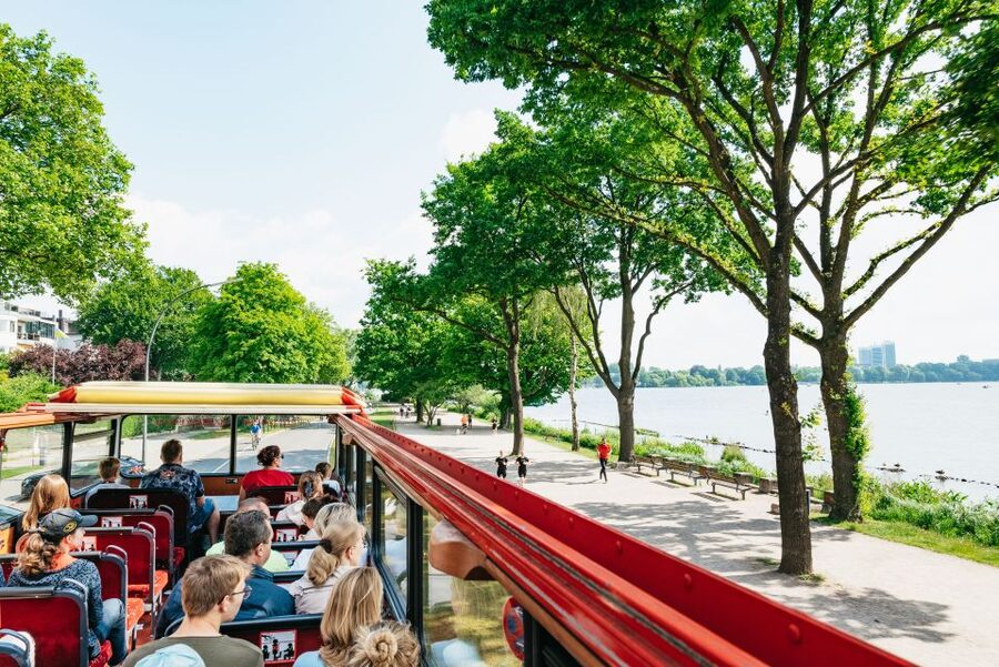 Hamburg: Line A Sightseeing Hop-On Hop-Off Bus Tour - The Alster corridor and villa-area look toward Harvestehude vibes