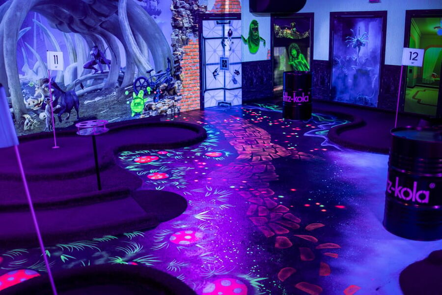 Hamburg: Moviegolf Experience - Entering MovieGolf in Hamburg, where the cinema-game starts