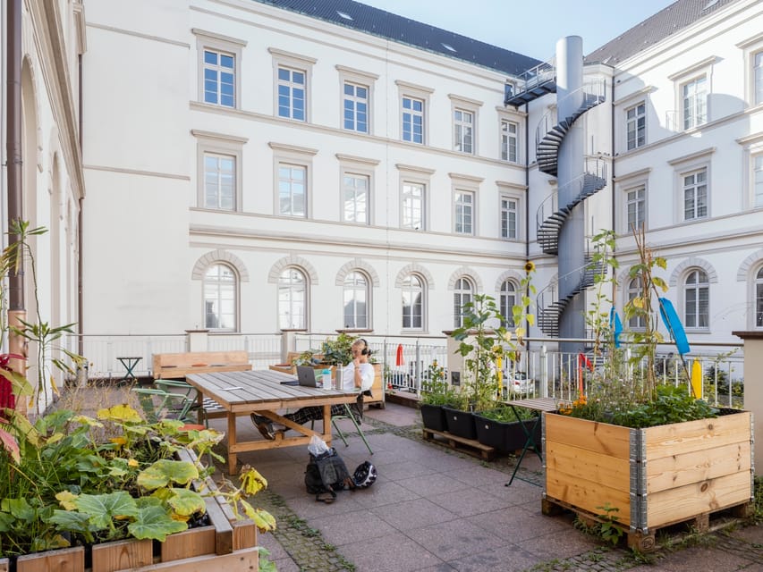 Hamburg: Museum für Kunst und Gewerbe Entrance Ticket - The Collections Story: Antiquity to Today, With Three Cultural Threads
