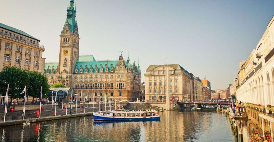 Hamburg: Old Town Highlights Private Walking Tour - How the Old Town route gives you real Hamburg context