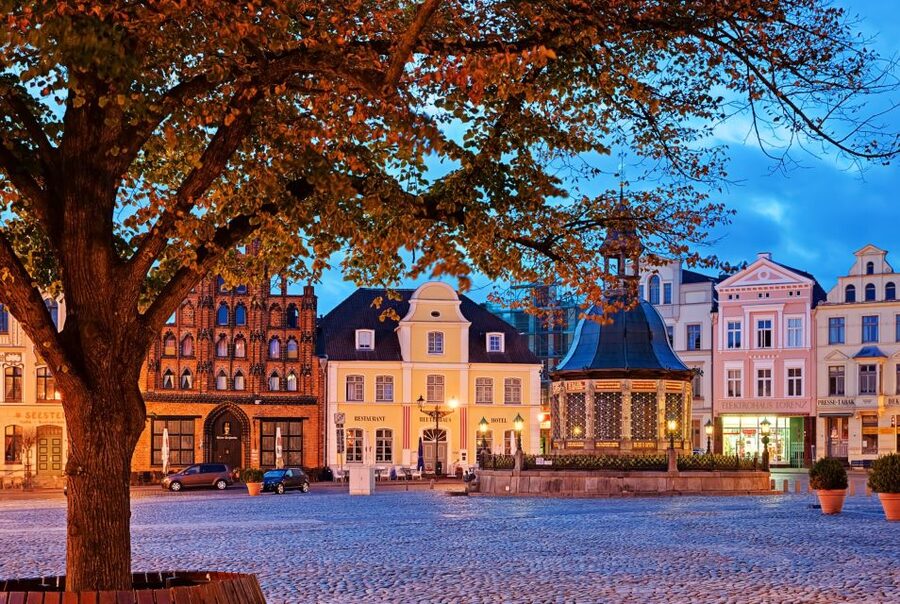 Hamburg: Old Town Highlights Private Walking Tour - Rathausmarkt and Alsterarkaden: where civic power meets waterfront life