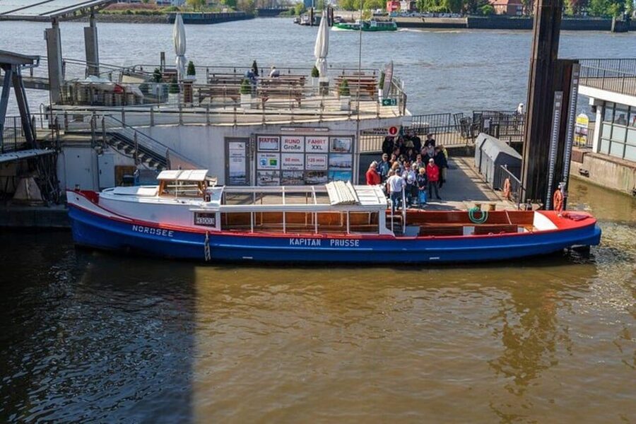 Hamburg: One Hour Traditional Harbor Cruise - Setting Sail From Landungsbrücken Bridge 3 (and why that spot matters)
