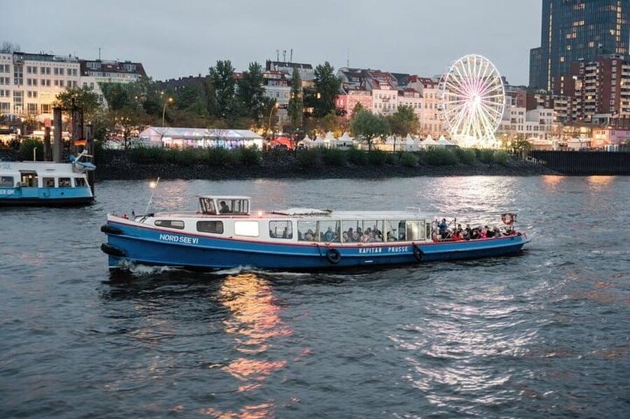 Hamburg: One Hour Traditional Harbor Cruise - The 60-minute plan: what you will actually see