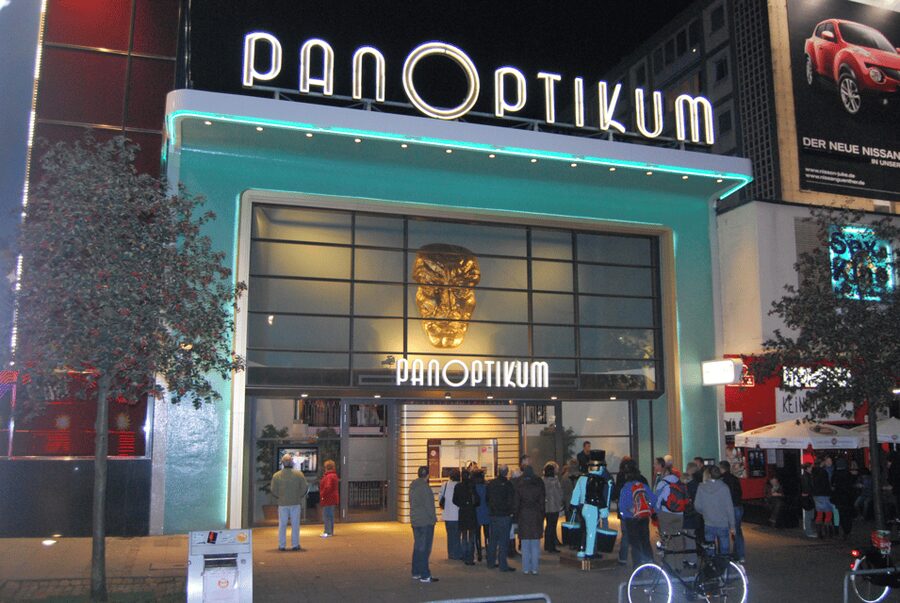 Hamburg: Private 1.5-Hour Walking Tour of St. Pauli - Starting at St. Pauli Station, Then Letting the Neighborhood Lead