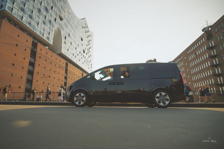 Hamburg: Private 3-Hour Guided Car Tour - Why a private car tour fits Hamburg in just 3 hours