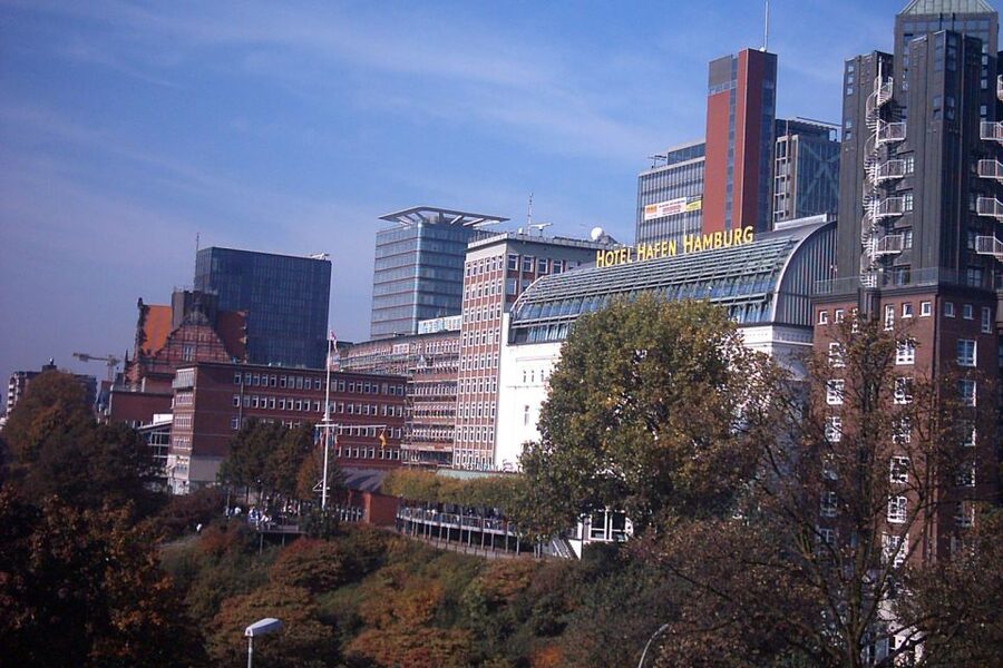 Hamburg: Private 75-Minute Tour of St. Pauli - St. Pauli makes sense when you walk it with a guide