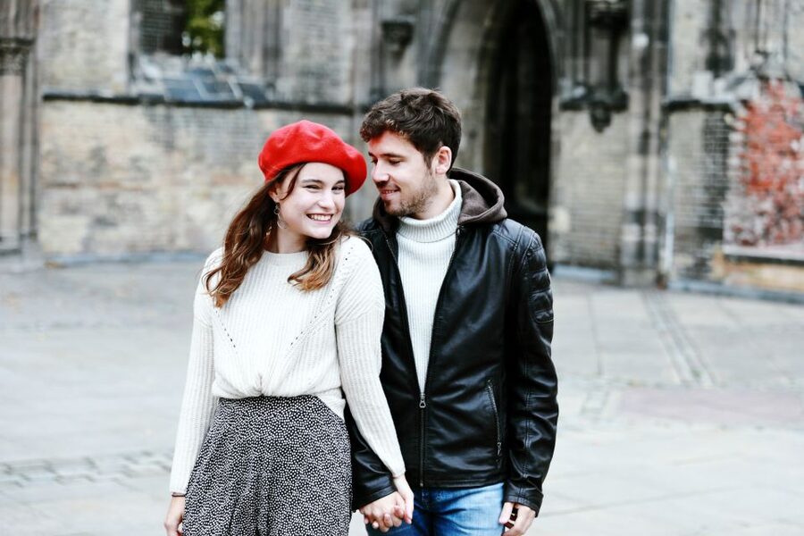 Hamburg: Private Couples' Photoshoot and Walking Tour - Starting at Apple Jungfernstieg or Beatles-Platz: pick the vibe that fits you