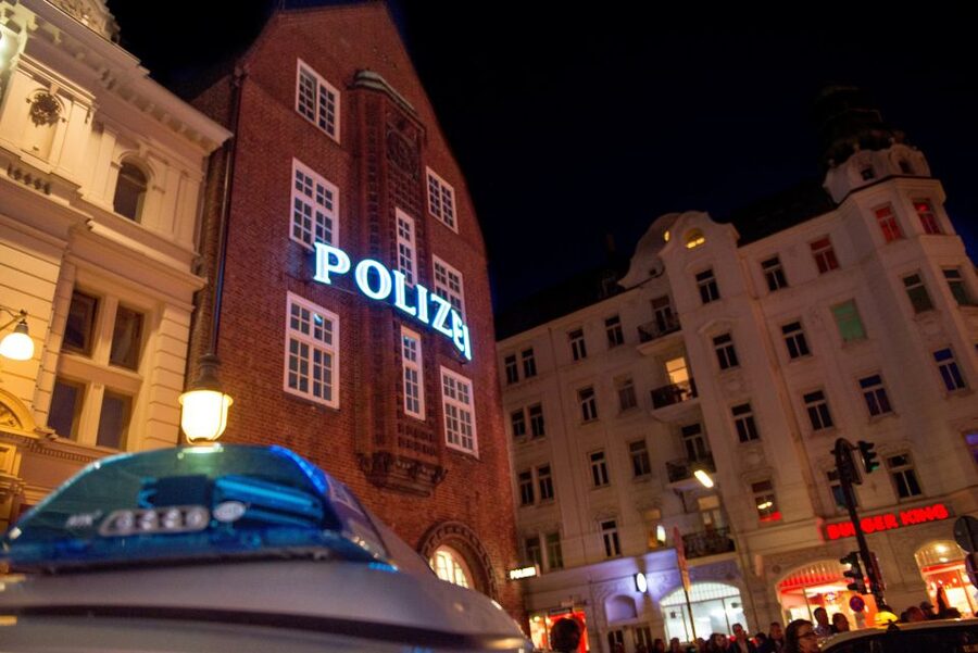 Hamburg: Private Tour Red Light District Walking Tour - Große Freiheit: where music history shows up in street form