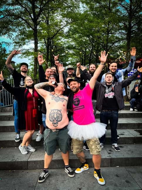 Hamburg: Pubcrawl & Nightlife Tour auf St.Pauli - Should you book this Hamburg St. Pauli pubcrawl?