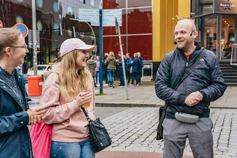 Hamburg: Reeperbahn Lust & Laster Tour for Adults Only - Two starting points, one smart way to get oriented