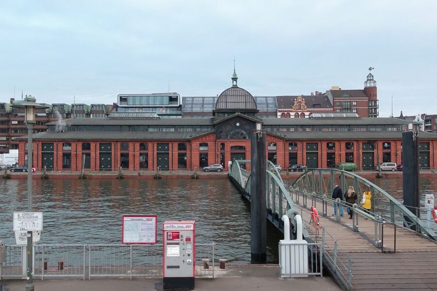 Hamburg: Reeperbahn, Port, & Fish Market Morning Tour - Key points before you go