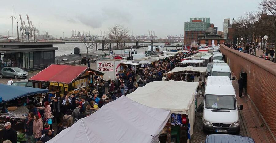 Hamburg: Reeperbahn, Port, & Fish Market Morning Tour - Harbor Ferry To The Finkenwerder Direction, Fresh Air Included