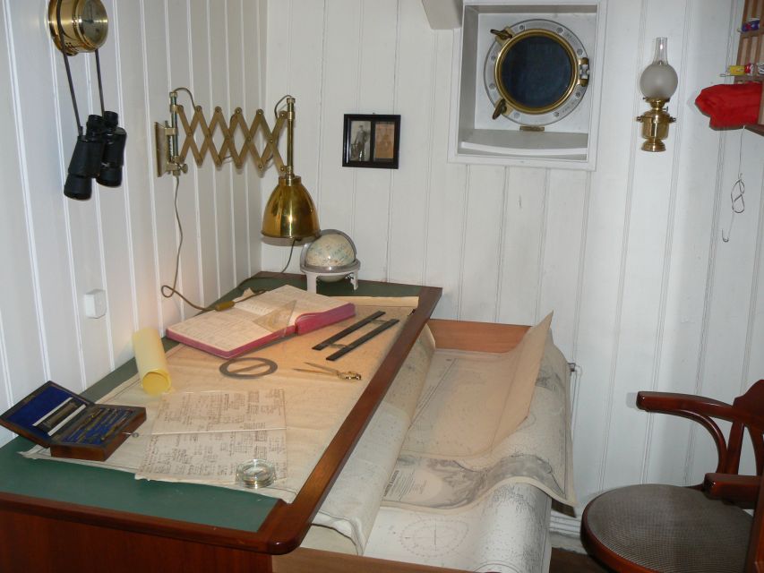 Hamburg: RICKMER RICKMERS Museum Entry Ticket - Crew and Officers’ Quarters: Where the Ship Feels Personal