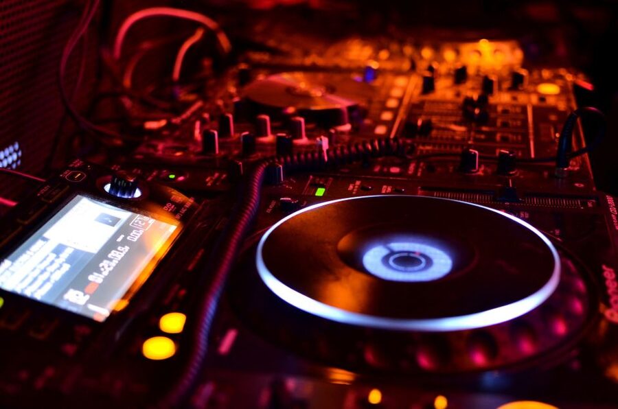 Hamburg: Saturday Night Boat Party - The Provider Behind the Night