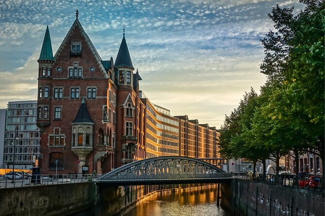 Hamburg Scavenger Hunt and Highlights Self Guided Audio Tour - Stories and Local Tips That Make the Route More Useful After You Finish