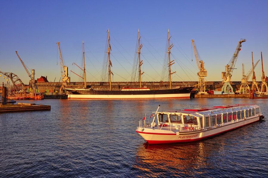 Hamburg: Sightseeing Cruise through the City's Waterways - Key things to know before you go