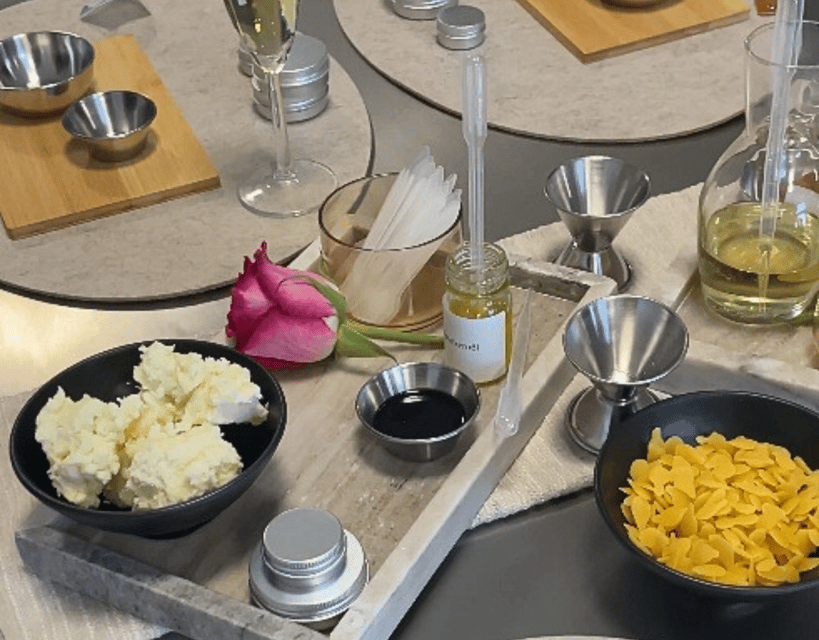 Hamburg: Skin Care Workshop with Champagne - Champagne, music, and pacing: keeping it relaxed while you work