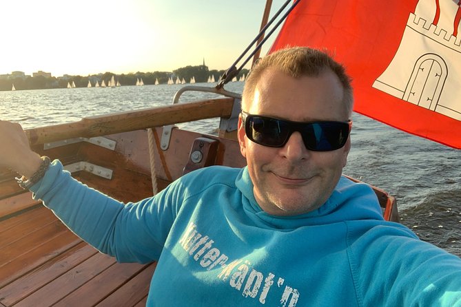 Hamburg Small-Group Sunset Sailing Cruise on Lake Alster - What You Get Included, and How to Dress Like a Sailor