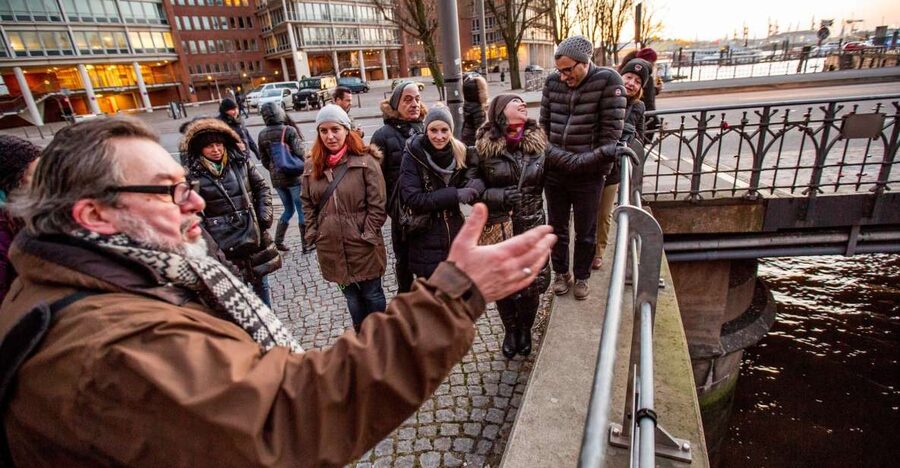 Hamburg: Speicherstadt and HafenCity 2-Hour Tour - Why Speicherstadt Meets HafenCity in Just Two Hours