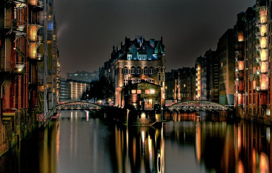 Hamburg: Speicherstadt & HafenCity Tour - Why Speicherstadt and HafenCity Works So Well in Just Two Hours