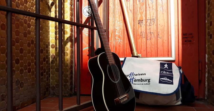 Hamburg: St. Pauli Walking Tour with Live Music - Beatles-Platz and Große Freiheit: the route that turns fandom into context