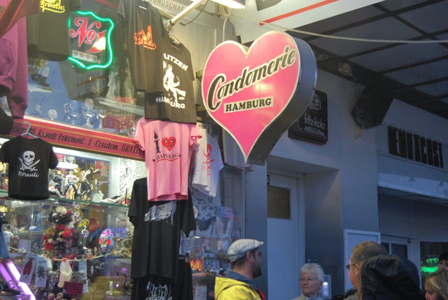 Hamburg: The Ultimate Sex, Drugs, and Hotdog Tour - Pub Time on the Reeperbahn, and What to Do With That First Shot