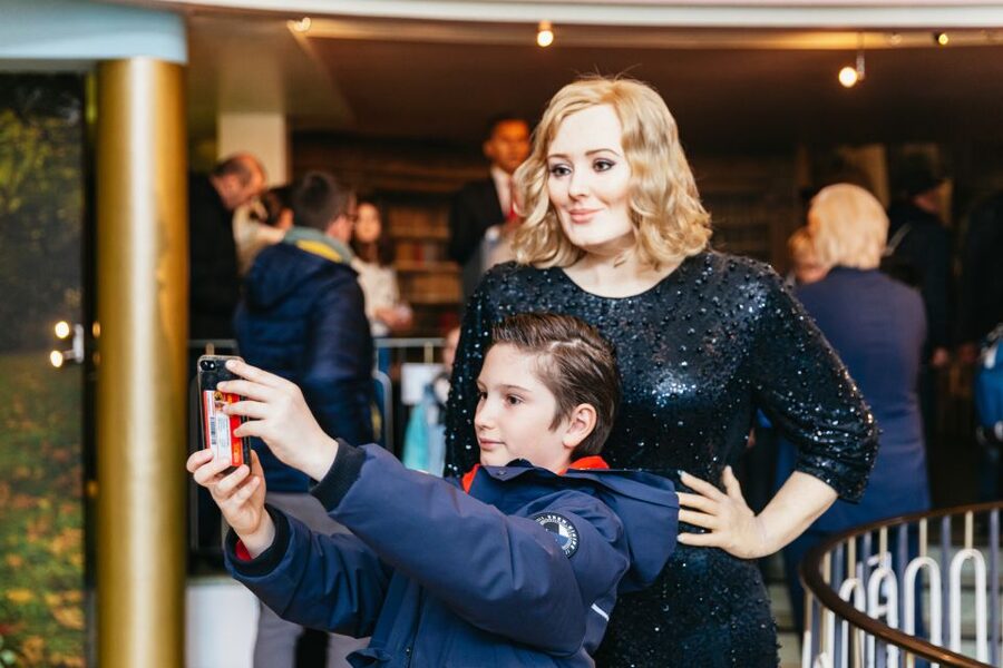 Hamburg: Ticket to the Panoptikum Waxworks - Mariedl and the three-eyed figure: where to focus your camera time