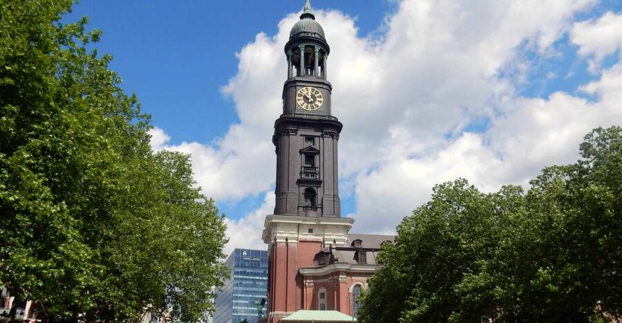 Hamburg: Tour from St. Michael's to the Elbphilharmonie - Meeting St. Michaelis like a pro, so you do not waste time