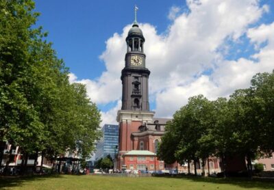Tour from St. Michael’s to the Elbphilharmonie