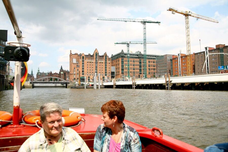 Hamburg: Traditional Harbor Tour with Commentary - Should you book this Hamburg harbor tour?