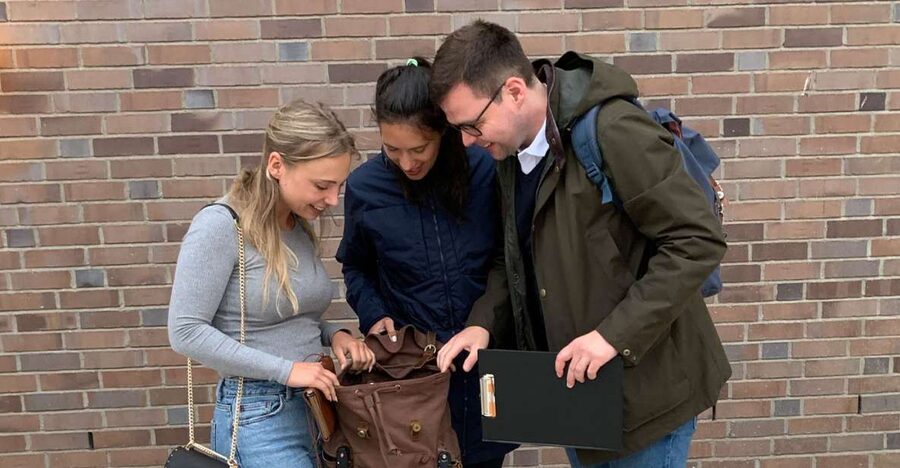Hamburg: Treasure Hunt Game through HafenCity - A phone-free treasure hunt that makes HafenCity feel personal