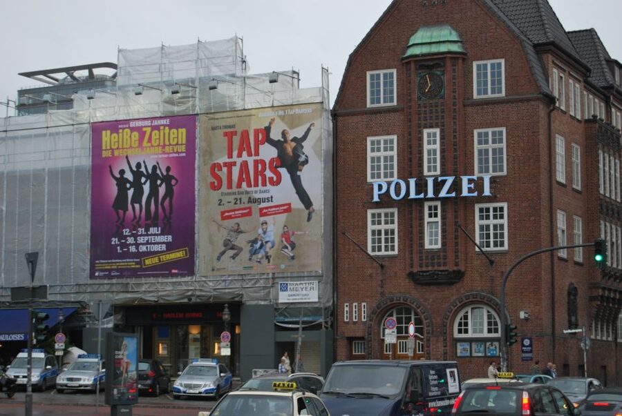 Hamburg: Walking Tour for School Groups - Should You Book This Hamburg School Group Walking Tour?