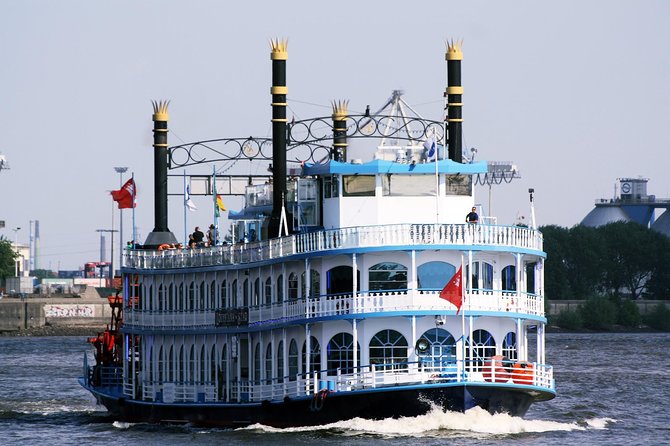 Harbor cruise on the beautiful Elbe - Entering The Elbe and Why One Hour Makes Sense