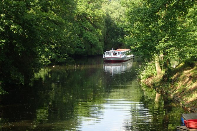 Kanalfahrt - Discover the different faces of the city! - Who Should Book This Alster Canal Cruise
