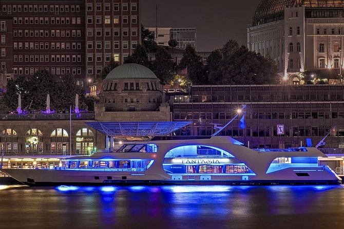 Lights tour through the port of Hamburg and to the historic warehouse district - The Night View of UNESCO Speicherstadt From a Boat