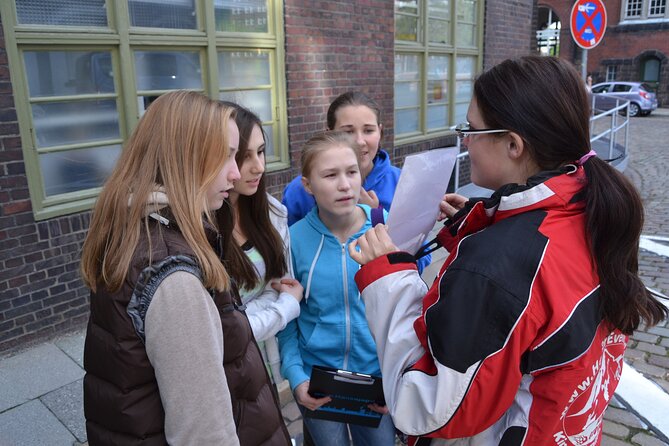 Mister X Hamburg 2h city tour, hunting & games for all ages - What you learn while chasing clues