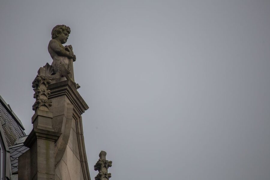Mystical Hamburg - Walking Tour in German - Weather, Pacing, and the Small Gift at the End