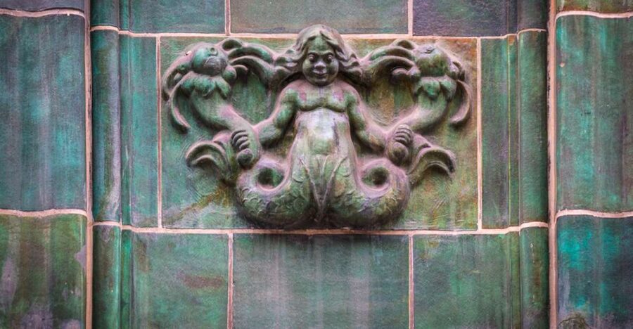 Mystical Hamburg - Walking Tour in German - Finding the Start Near St. Peter’s and the Pink Pillar