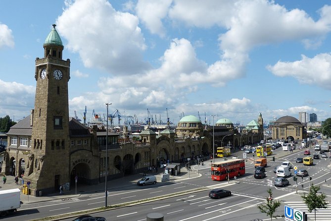 Private 3-Hour Hamburg Sightseeing Tour in a Mercedes Limousine - Entering Hamburg in a Mercedes, not on your feet
