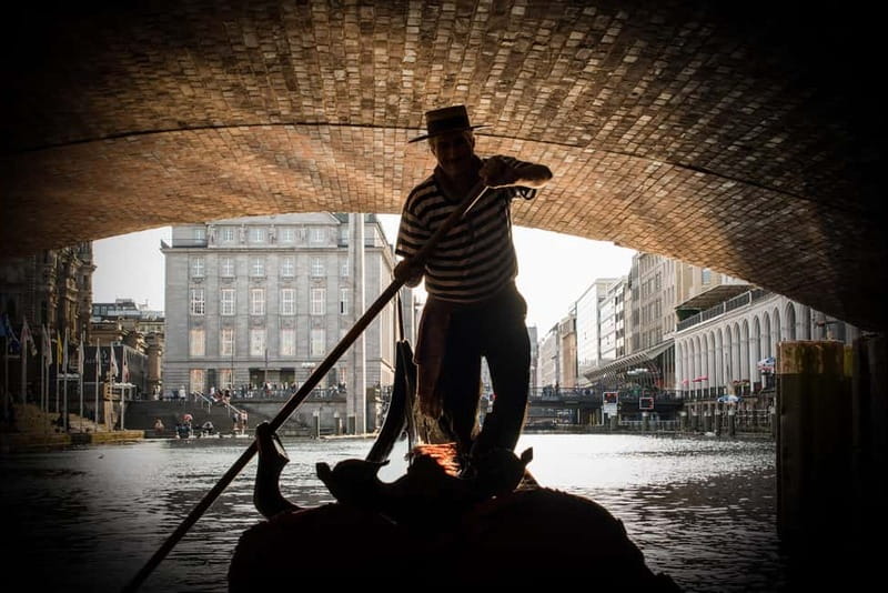 Private Alster Lake romantic Tour in a Real Venetian Gondola - Should you book the Private Alster Lake romantic gondola?