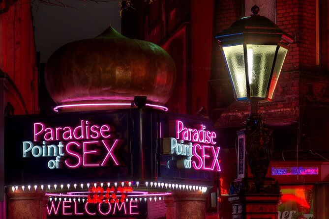 Private Tour: Hamburg St Pauli Nightlife District - The Drink Upgrade: Sparkling Wine, Beer, or Liquor