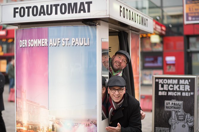 Red light Reeperbahn tour of the neighborhood boys - Meeting point at Reeperbahn 174, how to make the night easy