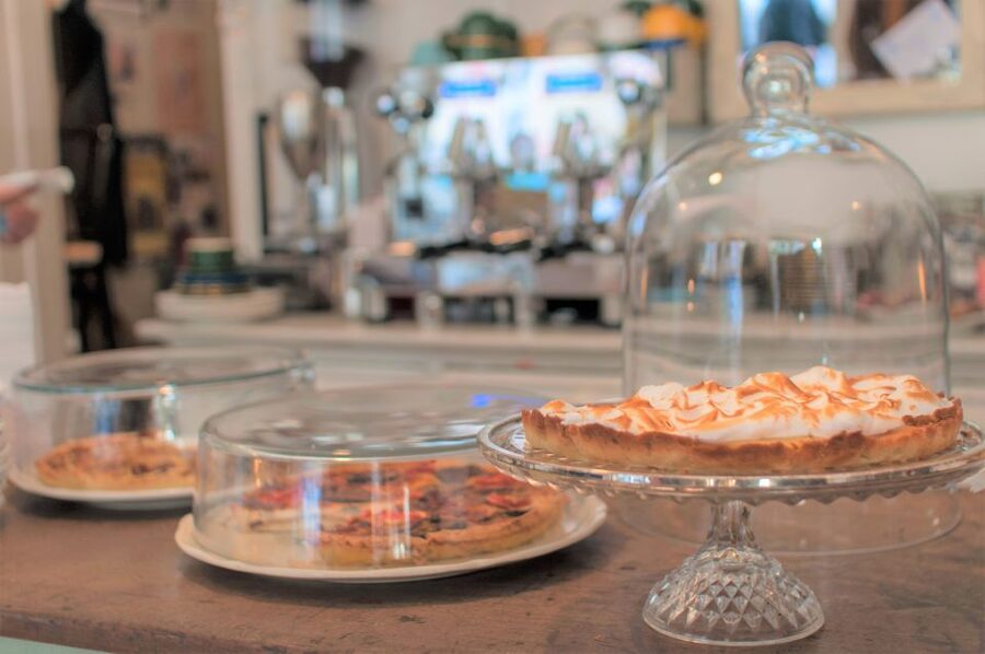 St. Pauli: Guided Food Tour with 5 Tastings - St. Pauli, reframed through food