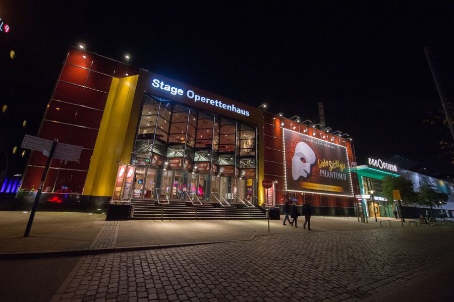 St. Pauli Nightlife Tour with Drag Queen in German - Price and value: is $41 for 100 minutes a good deal?