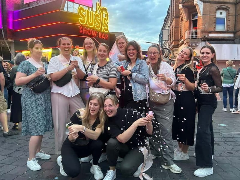 St Pauli - Reeperbahn PubCrawl – The Original Since 2008 - Beatles-Platz 1 Start: Fast Entry, Clear Direction