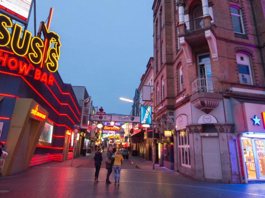 St. Pauli Tour: Drag-Attack with Barbie Stupid & Lee Jackson - Route Check: Reeperbahn to Große Freiheit and the “Why” Behind the Streets