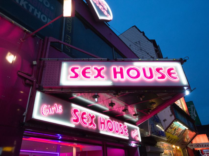 St. Pauli Tour: Drag-Attack with Barbie Stupid & Lee Jackson - What the Tour Feels Like in Motion: Humor, Facts, and Street Details